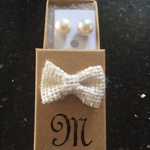 Cultured pearl stud earrings, personalized box.