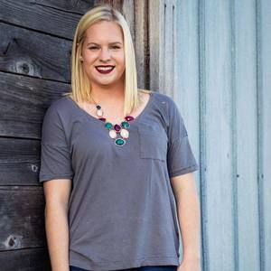 Meet your Posher, Becca