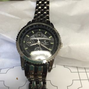 Ladies watch, needs battery