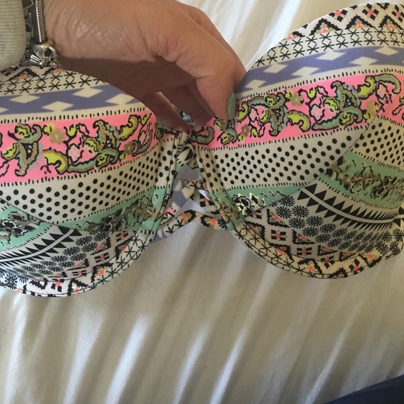 Victoria Secret Bikini Top - Picture 2 of 3