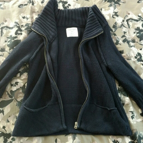 American Eagle knitted sweater