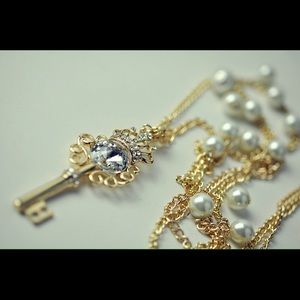 Double chain adjustable gold pearl necklace