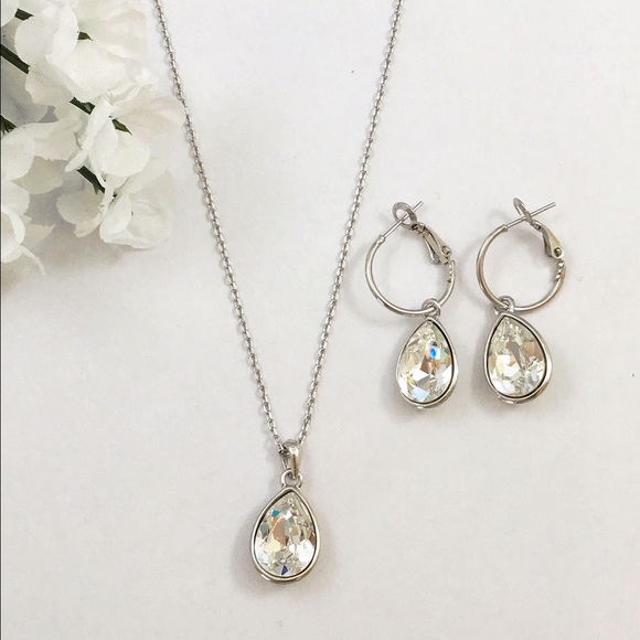 Teardrop necklace made w/ Crystals from Swarovski - Picture 1 of 4