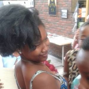 Meet your Posher, Estella