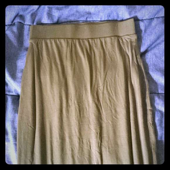 Calf length skirt