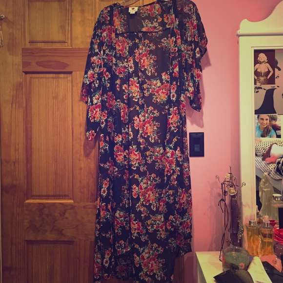 Black floral kimono