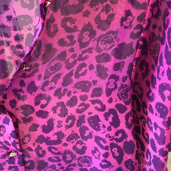 Hello kitty blouse - Picture 2 of 3
