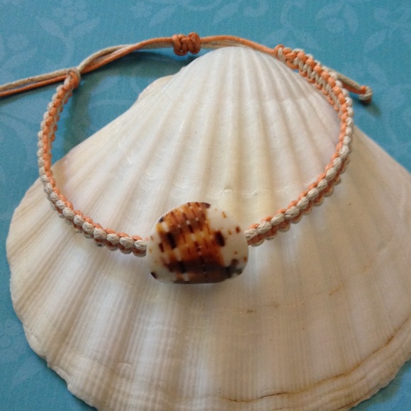 🌻SALE🌻Bohemian Seashell Bracelet - Picture 3 of 4