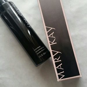 Makeup brush cleaner