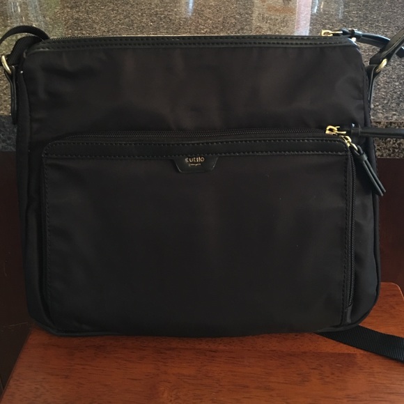 Tut ill "carry the day" cross body