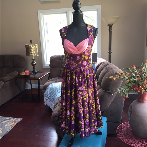 NWT So pretty Laura Byrnes pin-up style dress