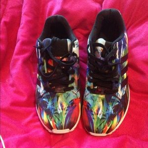 Adias torsion shoes