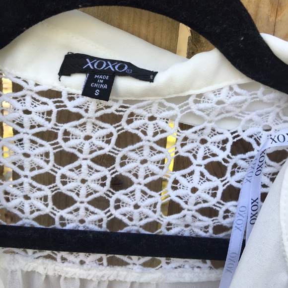 Lace detailed top! - Picture 4 of 4