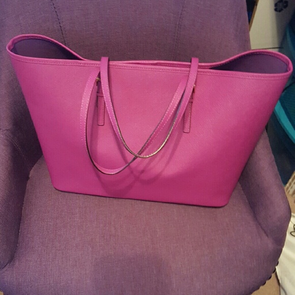 ❌ TRADED ❌ Michael Kors Purple/Magenta Large Tote - Picture 2 of 4