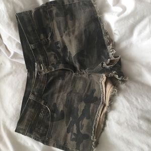 Boutique camo Jean/cotton shorts.