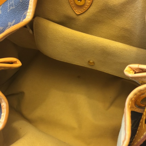 Louis Vuitton Handbag - Picture 3 of 4