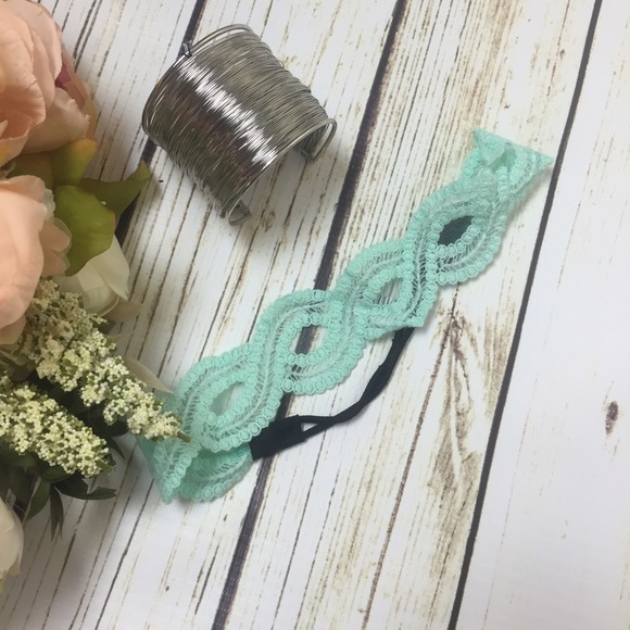 ✨NWT✨ LF Sea Green Headband