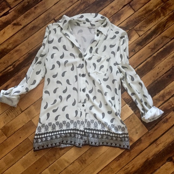 Anthropologie Tops - NWOT Anthropologie blouse - size S