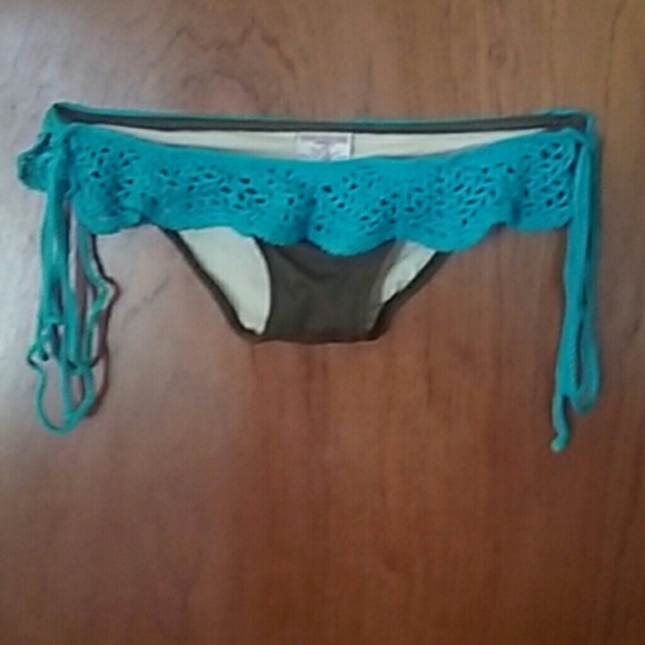Bathing suit bottoms - Picture 1 of 1