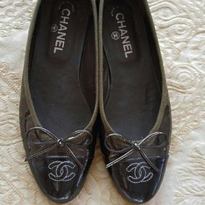 Chanel flats ( Patent Leather)