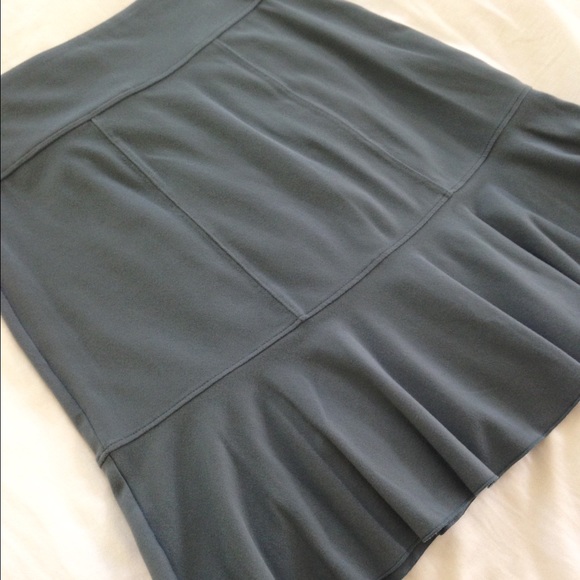 ☘ATHLETA☘ flounce hem skirt XSP - Picture 2 of 4