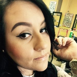 Meet your Posher, Azucena