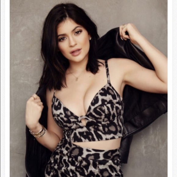 ❌SOLD❌Paddedkendal and kylie bustier