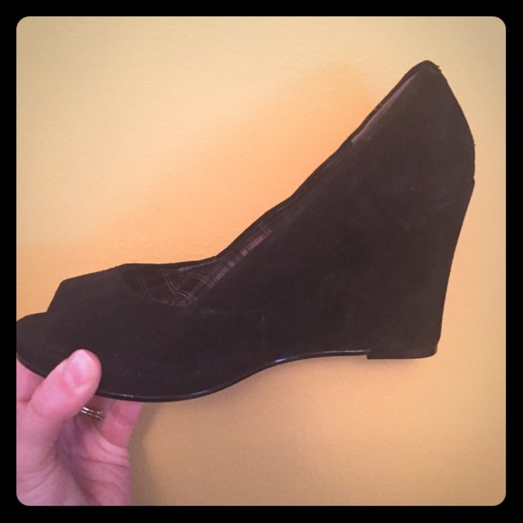 SUEDE WEDGES