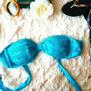 CROCHET-LIKE SWIM TOP IN BLUE