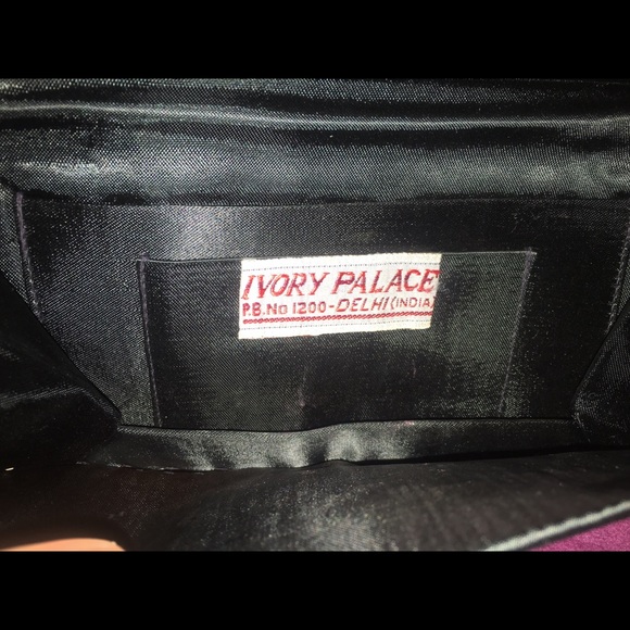 Vintage handmade Ivory Palace handbag - Picture 2 of 4