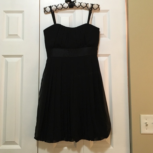 White House Black Market LBD