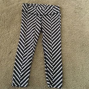 Zig zag workout fitted crop leggings