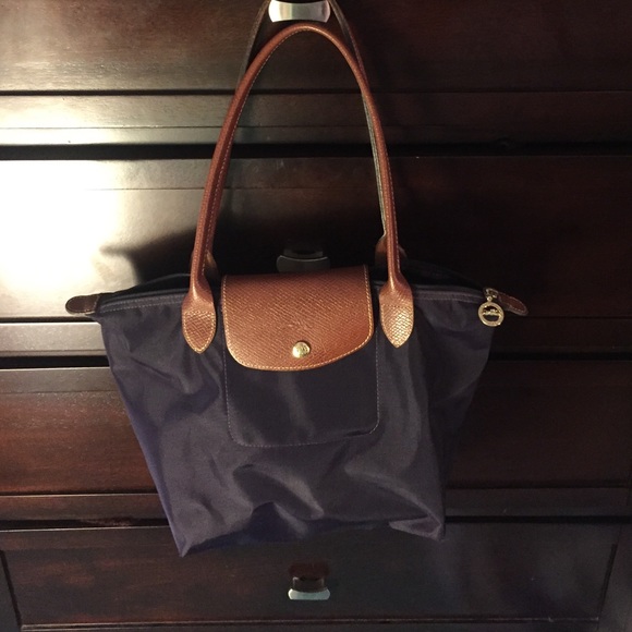 longchamp medium tote