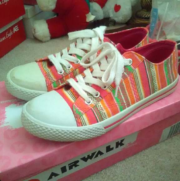 Used Airwalk Retro Tribal Sneakers