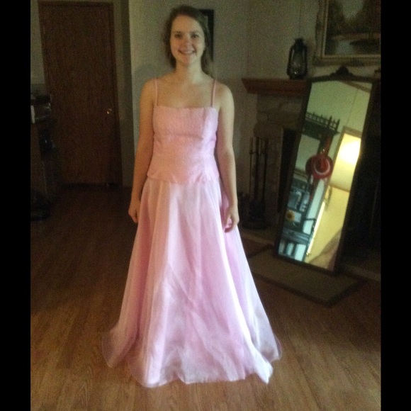 Prom dress - Picture 2 of 3
