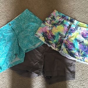 3 pairs of old navy shorts