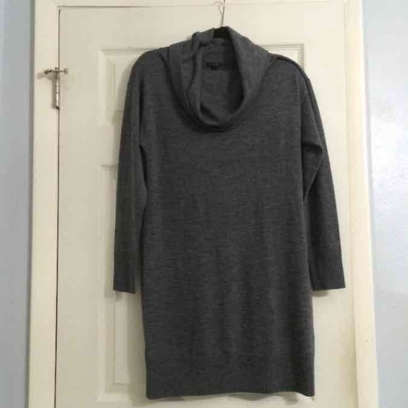 Cute Ann Taylor loose turtle neck dress