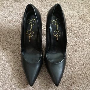 Jessica Simpson pointed toe pumps