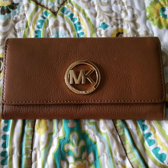Authentic Michael Kors Fulton Wallet