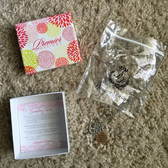 Premier Designs Rooted Necklace