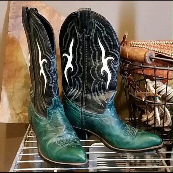Women's cowboy boots