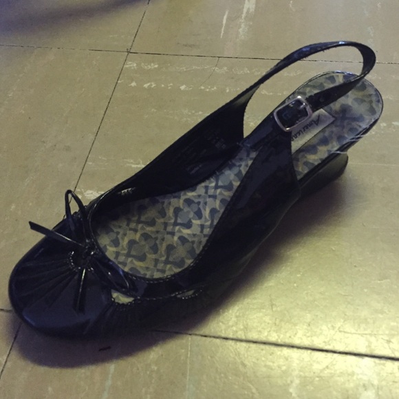 Cute Tiny Black Wedge