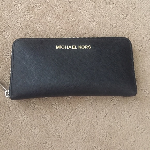 Handbags - Michael Kors wallet