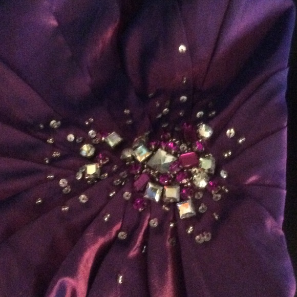 Dress - Picture 3 of 4