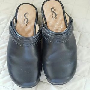 Soft Walk Shoes clogs wedges black leather Sz 9W