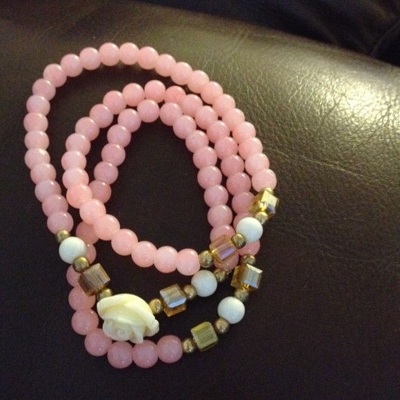 Pink rose stretch bracelet - Picture 3 of 3