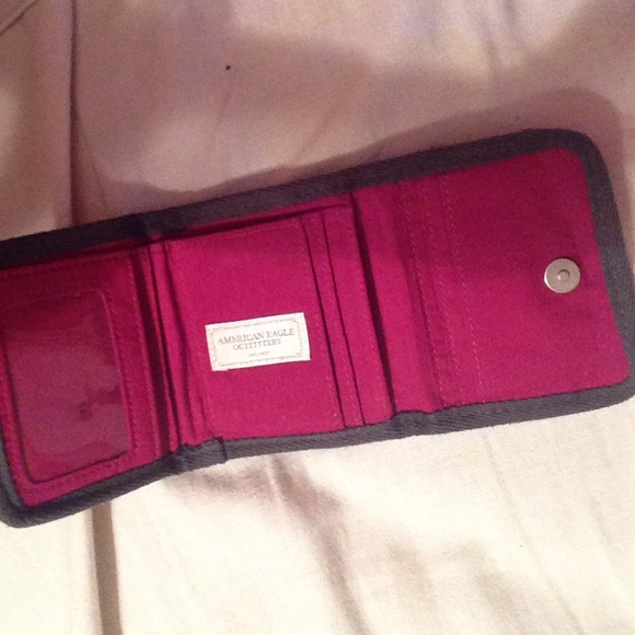 American Eagle wallet - Picture 3 of 4