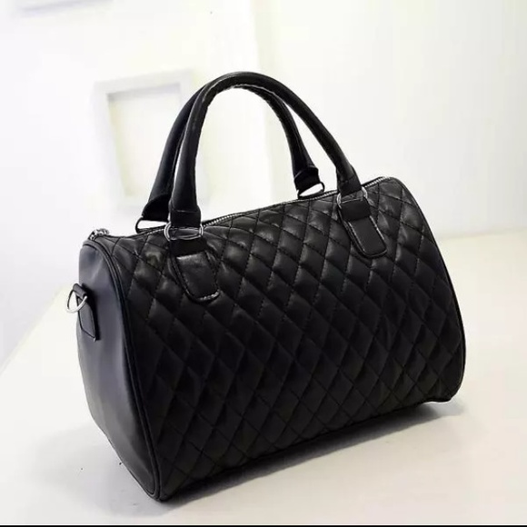 Handbags - 🎉🎉🎉Really Cute Blk bag🎉🎉