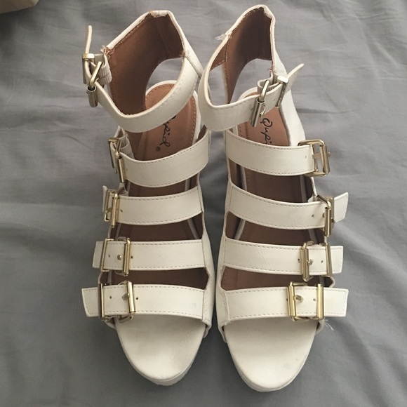 Qupid Shoes - White wedges