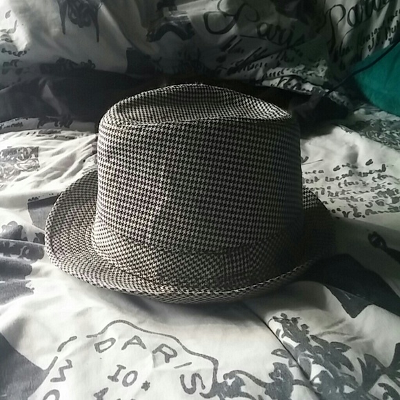 Polyester hat - Picture 2 of 4